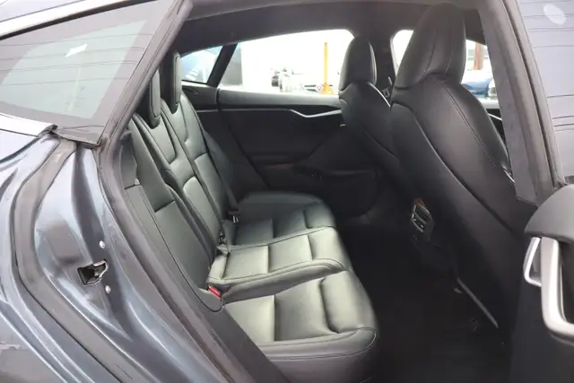 2020 Tesla Model S - Photo 15