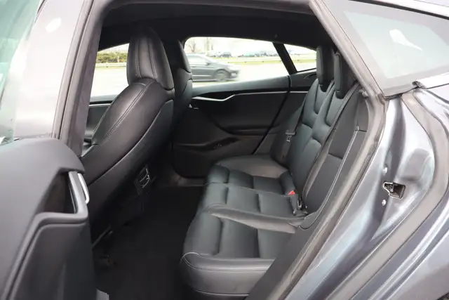 2020 Tesla Model S - Photo 16