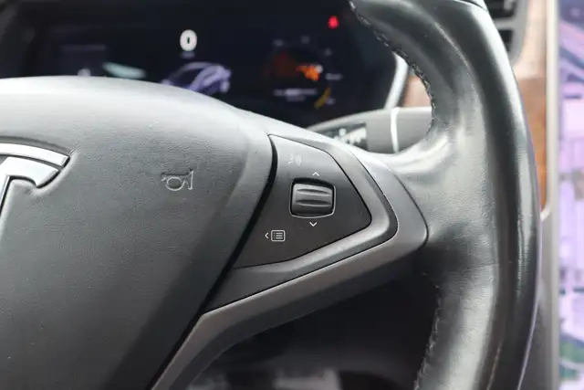 2020 Tesla Model S - Photo 17