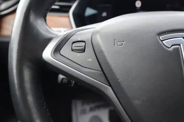 2020 Tesla Model S - Photo 18
