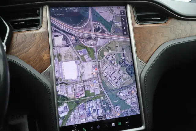 2020 Tesla Model S - Photo 19
