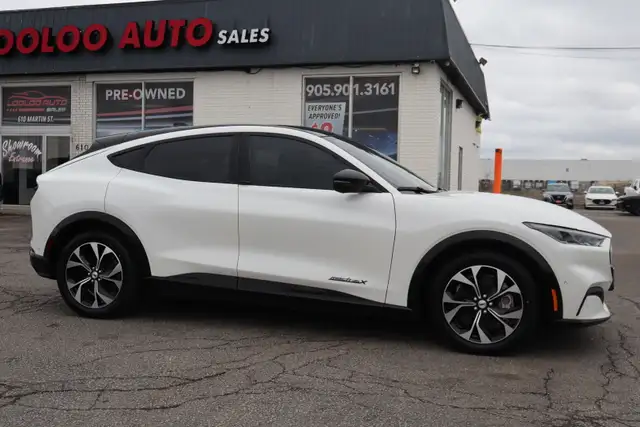 2022 Ford Mustang Mach-E