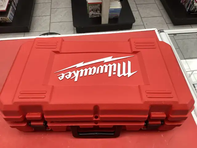 perceuse à coude Milwaukee filaire - Photo 2