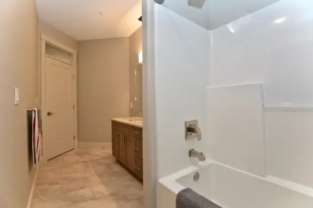 Furnished 2 Bed Luxury Condo For Rent in Drayton Valley - Photo 8