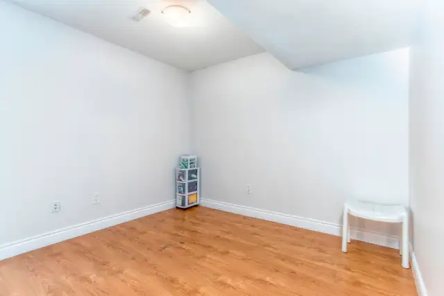 1 Bedroom Basement Walkout Guelph East End - Photo 9