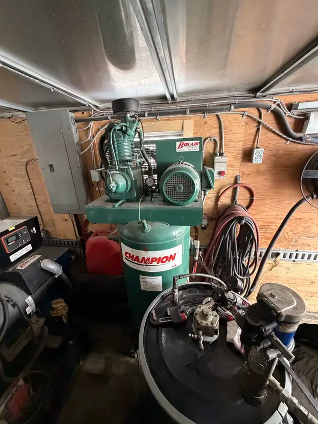 spray foam rig truck GRACO - Photo 9