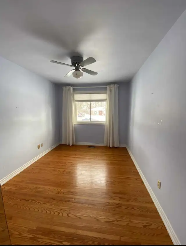 Spacious Room For Rent