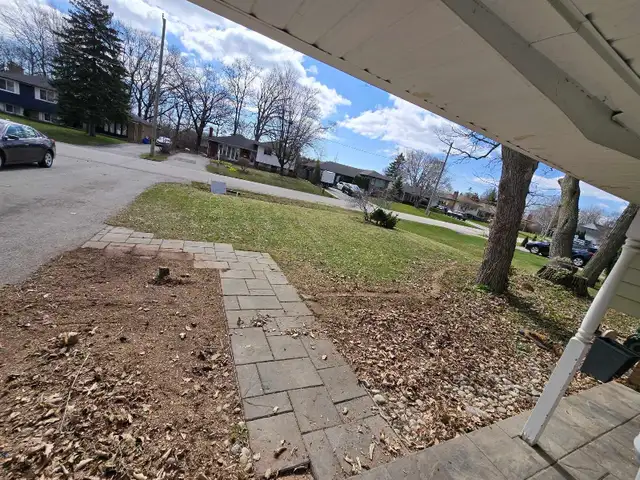 Spacious Room For Rent - Photo 9