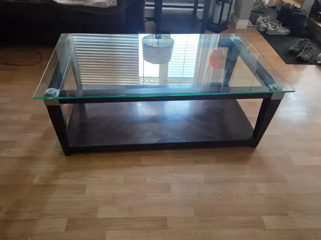 Coffe tables, end tables and lamps