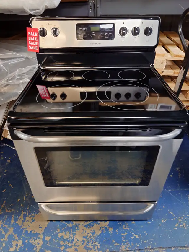 Frigidaire '30' Stainless Steel Freestanding Electric Range on S