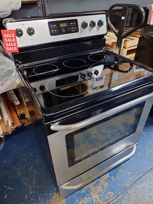 Frigidaire '30' Stainless Steel Freestanding Electric Range on S - Photo 2