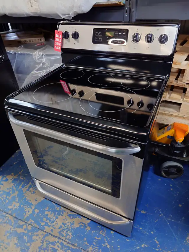 Frigidaire '30' Stainless Steel Freestanding Electric Range on S - Photo 3