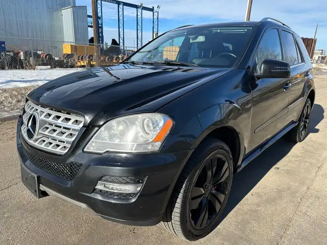 2011 Mercedes-Benz ML350 Bluetec Diesel AWD For Sale. - Photo 3