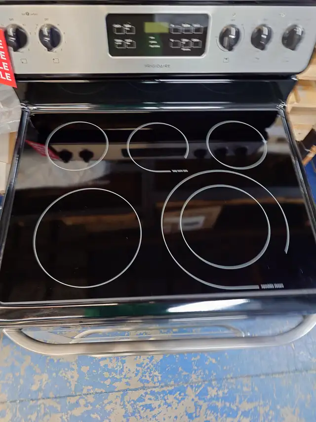 Frigidaire '30' Stainless Steel Freestanding Electric Range - Photo 5