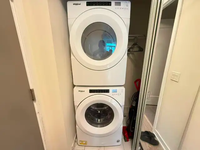 Adelaide and John Luxury Studio Condo for Rent at Downtown TRT - Photo 11