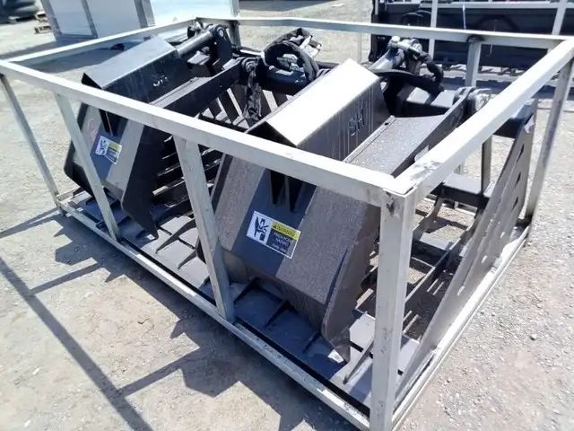 72" Skid Steer Grapple Bucket – Strong Build - Photo 2