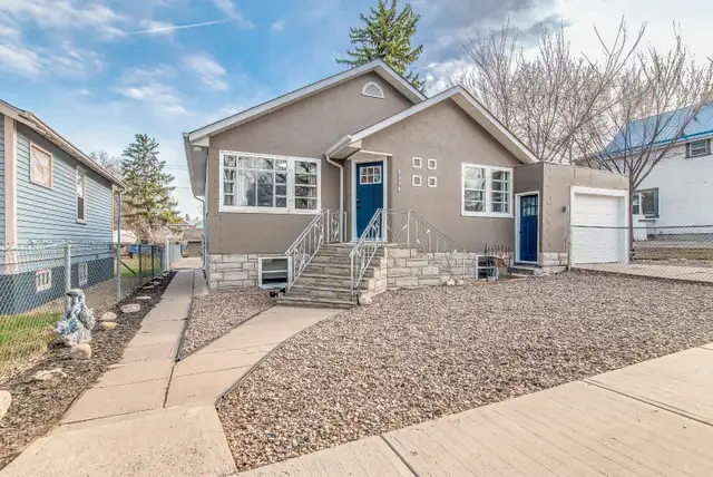 Charming raised Bungalow in Mature Community