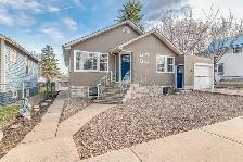 Charming raised Bungalow in Mature Community