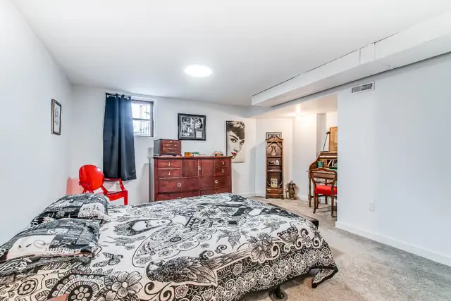 Charming raised Bungalow in Mature Community - Photo 9