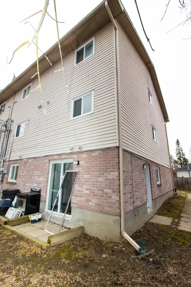 Appartement à Louer - 17 rue Damphousse #1 - Photo 10