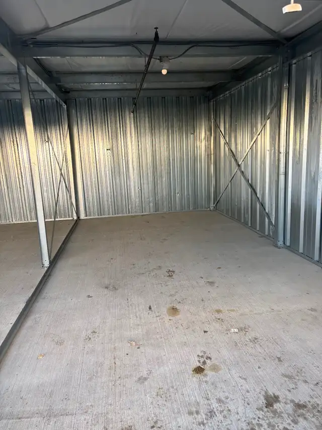 STRONG ALBERTA MOVING CO// 30% OFF APRIL SERVICE - Photo 5