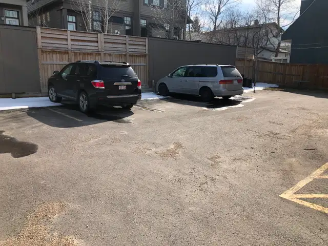 Marda Loop  2 Bedroom Apartment upper floor $1650 - Photo 10