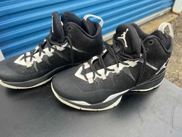 Jordan Super.Fly 2 GS Basketball Shoes - Black/White - Size 7Y