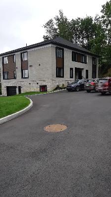 51/2 avec garage 2800 pieds carrés Sherbrooke