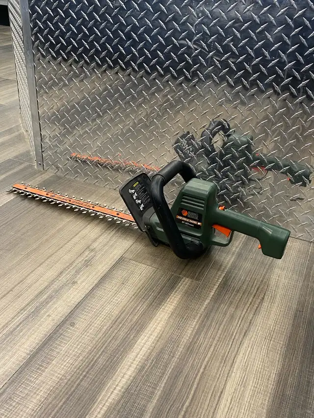 Black and Decker HedgeHog Hedge Trimmer
