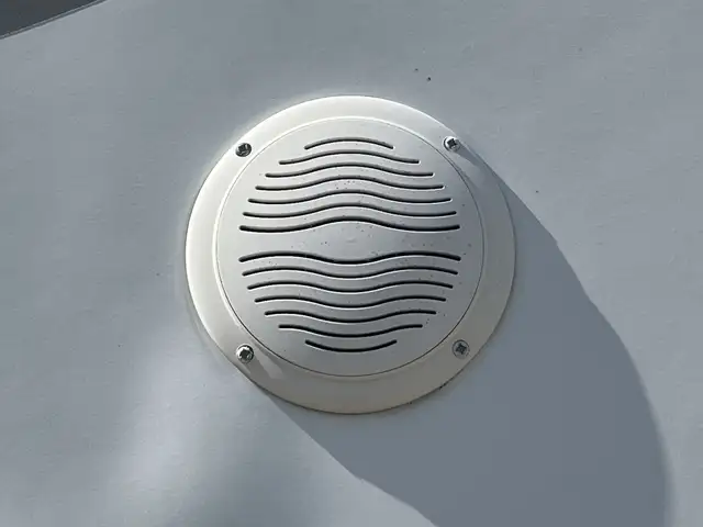 2012 Heartland Bighorn 3685RL SPACIOUS,, COUPLES UNIT - Photo 7