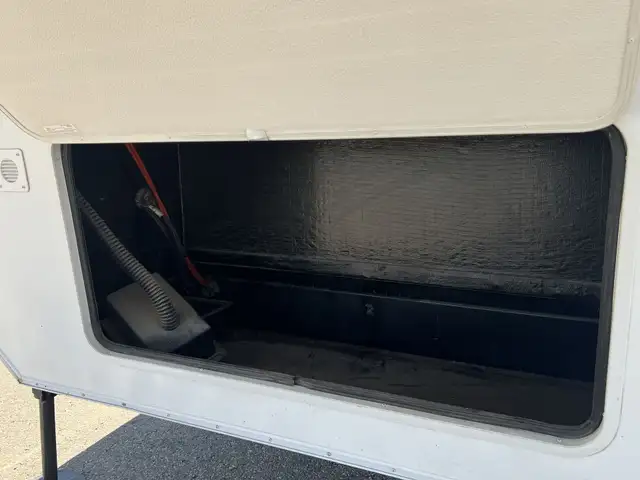 2012 Heartland Bighorn 3685RL SPACIOUS,, COUPLES UNIT - Photo 12