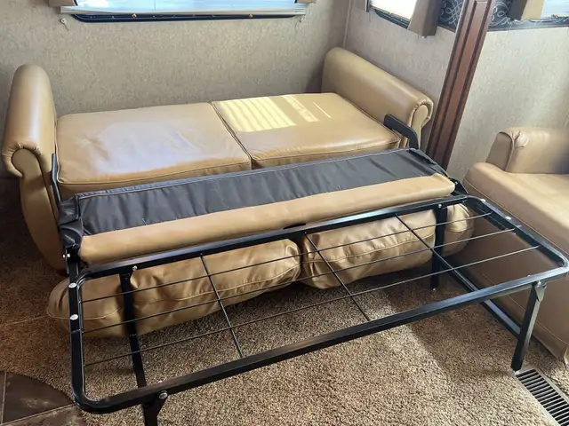 2012 Heartland Bighorn 3685RL SPACIOUS,, COUPLES UNIT - Photo 19