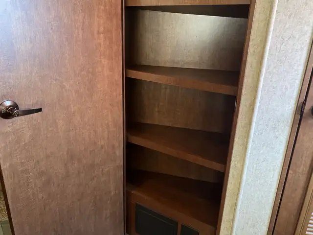 2012 Heartland Bighorn 3685RL SPACIOUS,, COUPLES UNIT - Photo 20