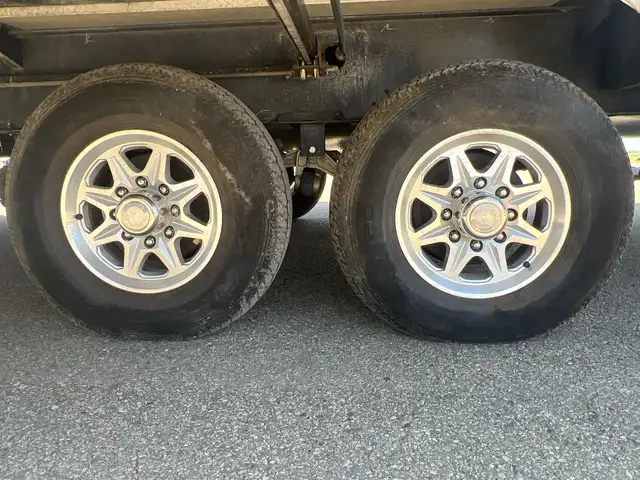 2012 Heartland Bighorn 3685RL SPACIOUS,, COUPLES UNIT - Photo 35