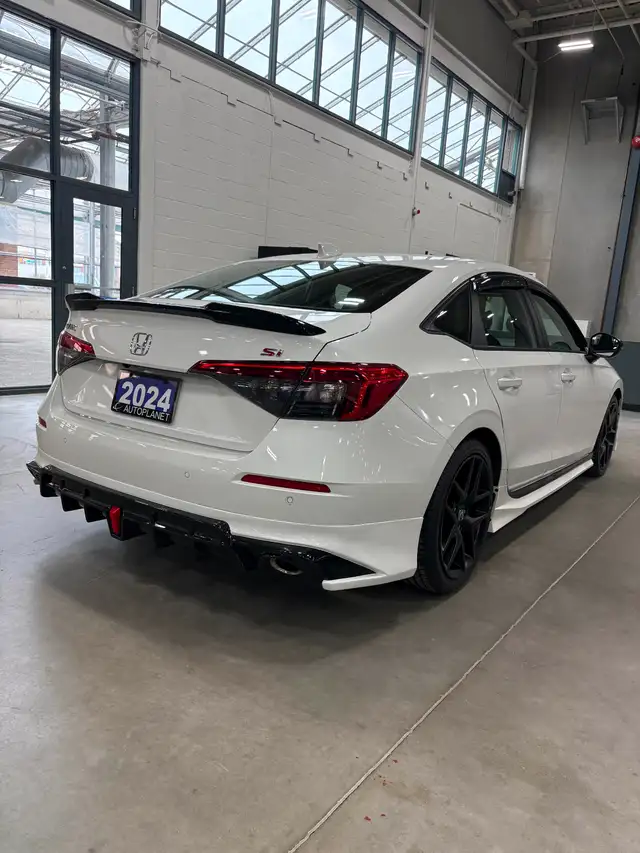 2024 Honda Civic Si - Photo 2