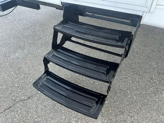 2012 Coachmen Chaparral 30RLS, SPACIOUS, COUPLES UNIT - Photo 9