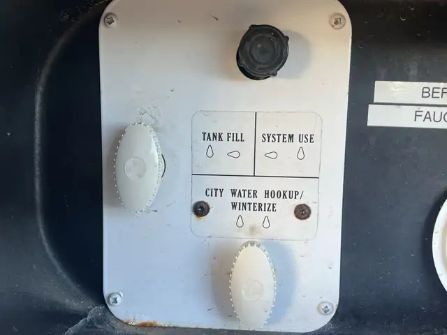 2012 Coachmen Chaparral 30RLS, SPACIOUS, COUPLES UNIT - Photo 13