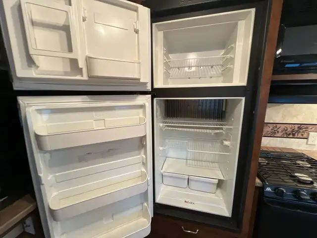 2012 Coachmen Chaparral 30RLS, SPACIOUS, COUPLES UNIT - Photo 21