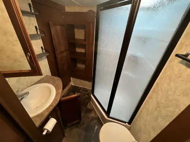 2012 Coachmen Chaparral 30RLS, SPACIOUS, COUPLES UNIT - Photo 26