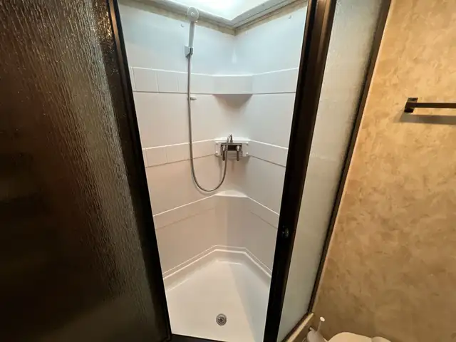 2012 Coachmen Chaparral 30RLS, SPACIOUS, COUPLES UNIT - Photo 27