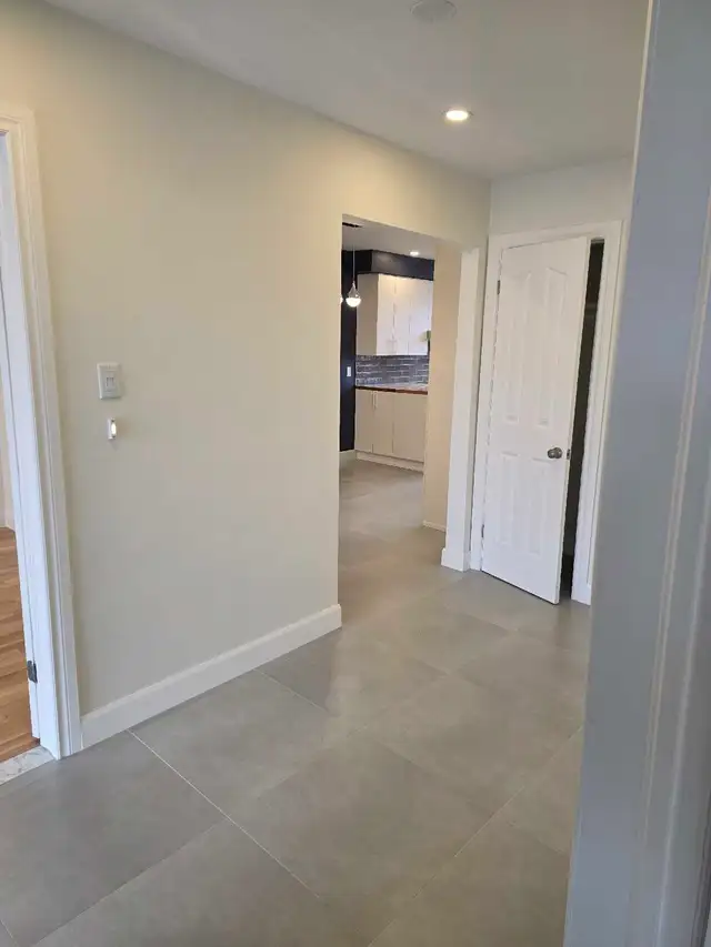 Metro fabre 5 1/2 a proximite de tous lumineux chaleureux - Photo 3