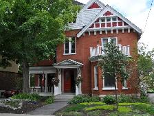 Large Bright Furnished Studio in the Heart of Sandy Hill