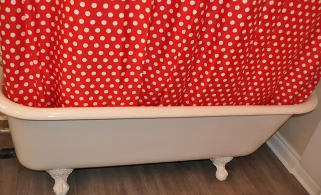 Large Bright Furnished Studio in the Heart of Sandy Hill - Photo 8