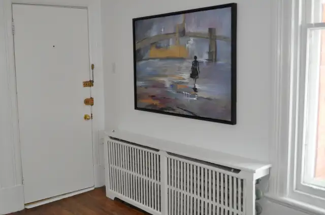 Large Bright Furnished Studio in the Heart of Sandy Hill - Photo 9