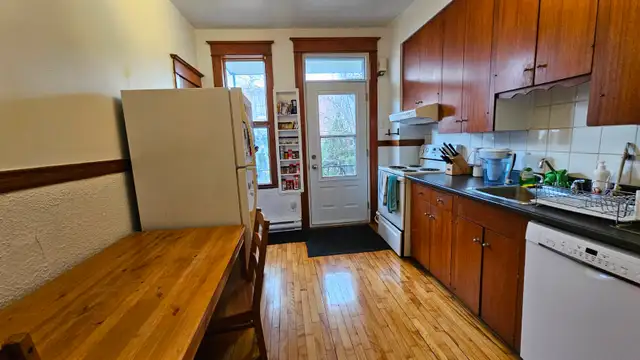 MÉTRO FABRE, BEAU 4 1/2 AVEC CACHET, 1ER AVEC JARDIN ARRIÈRE - Photo 5