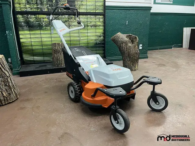 Équipement d’entretien de pelouse disponible aux enchères - Photo 3