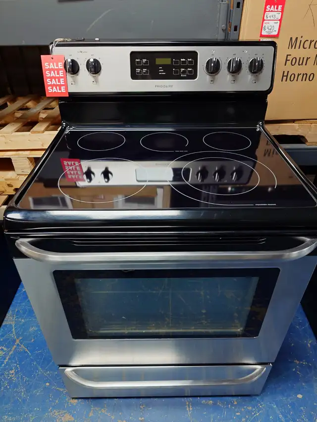 Frigidaire '30' Stainless Steel Freestanding Electric Range