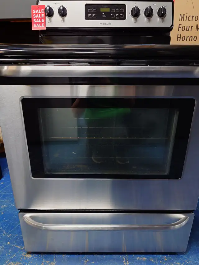 Frigidaire '30' Stainless Steel Freestanding Electric Range - Photo 6