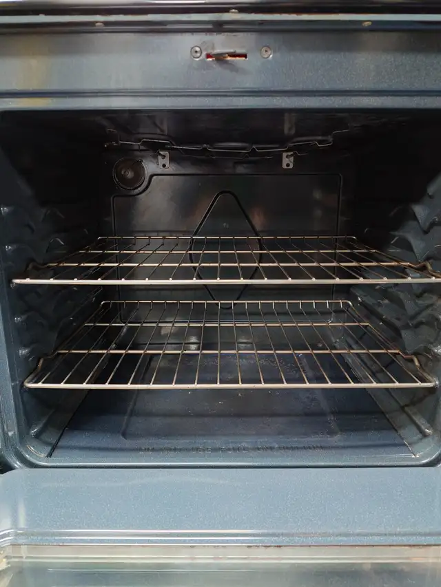 Frigidaire '30' Stainless Steel Freestanding Electric Range - Photo 8