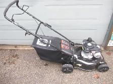 BRAND NEW 20'YARD MACHINE PUSH LAWN MOWER W/ BAGGER NEVER USED
